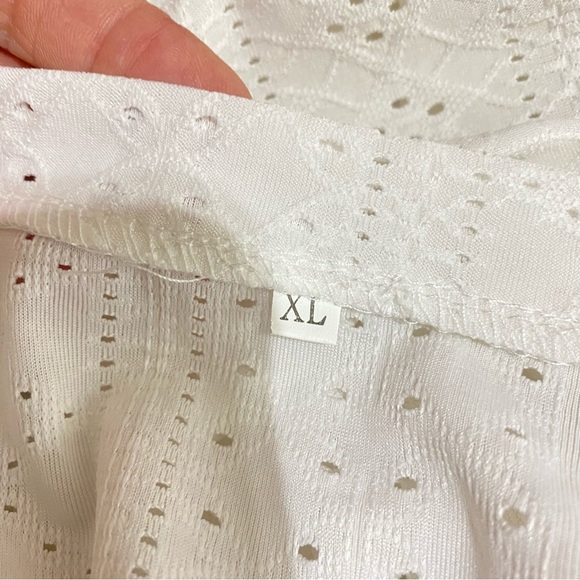 Women’s White Puff Short Sleeve Eyelet Hollow Out V-Neck Top - Picture 6 of 8